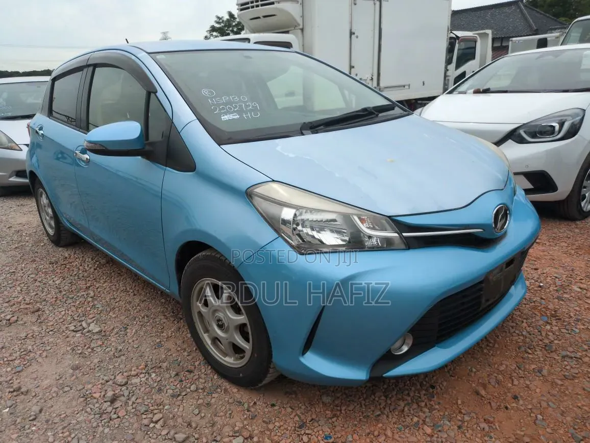 Toyota Vitz 2015