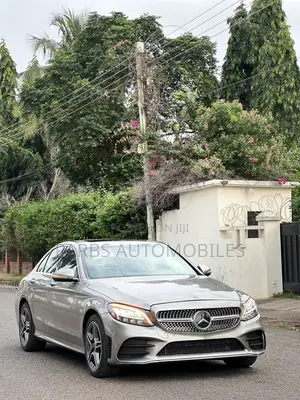 Mercedes-Benz C300 2020 Gold