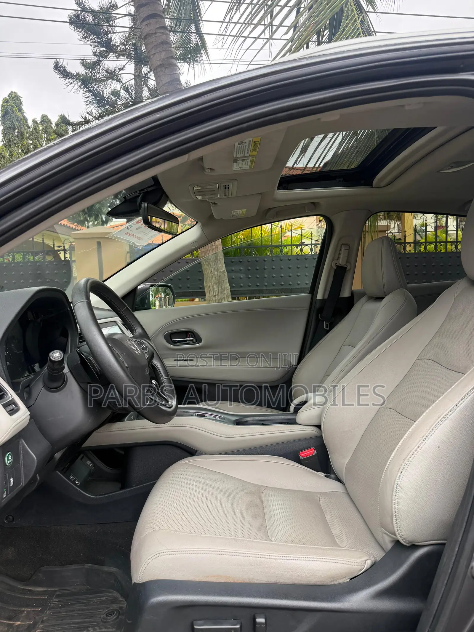 Honda HR-V Touring AWD 2019 Gray