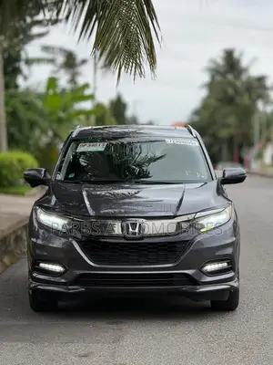 Honda HR-V Touring AWD 2019 Gray