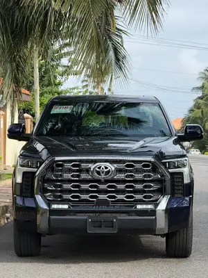 Toyota Tundra Platinum CrewMax 4WD SB w/6.5' Bed 2025 Blue