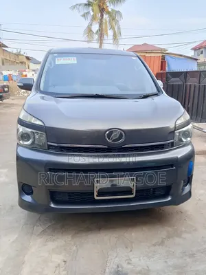 Toyota Voxy 2013 Gray