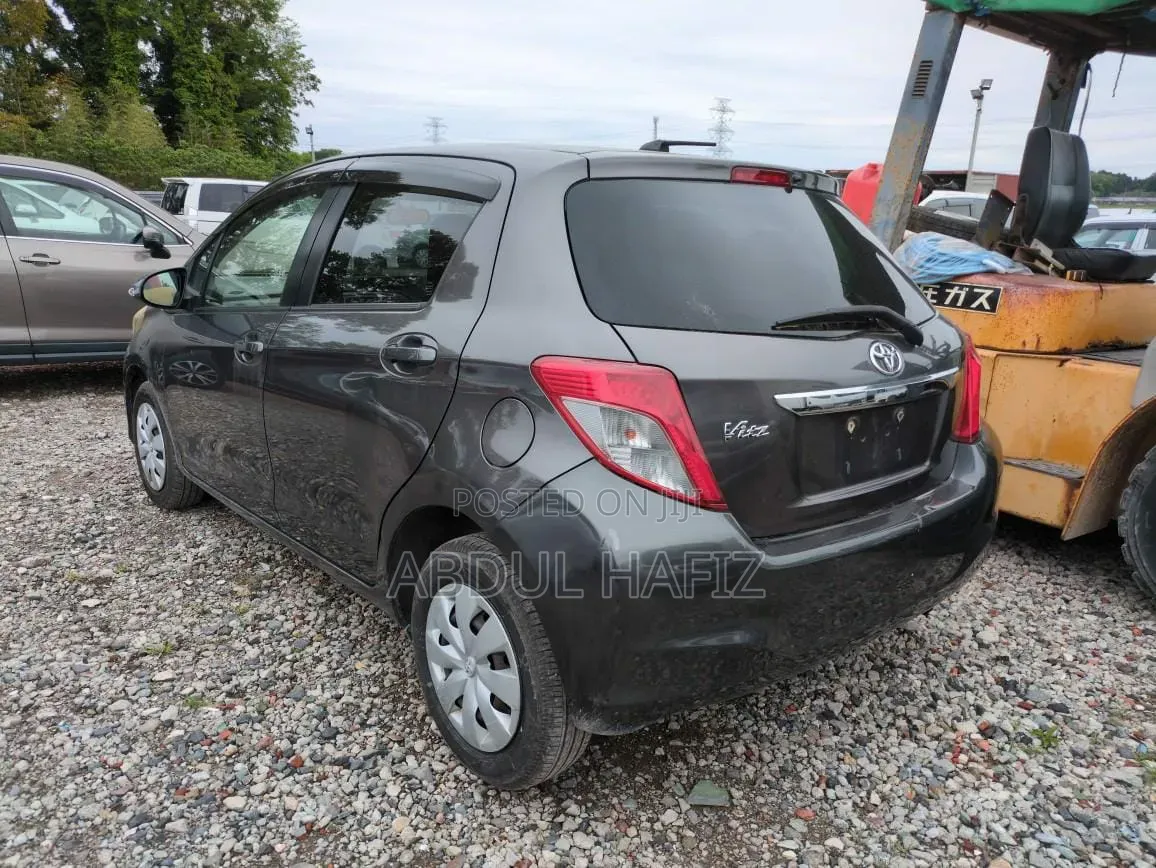 Toyota Vitz 2012