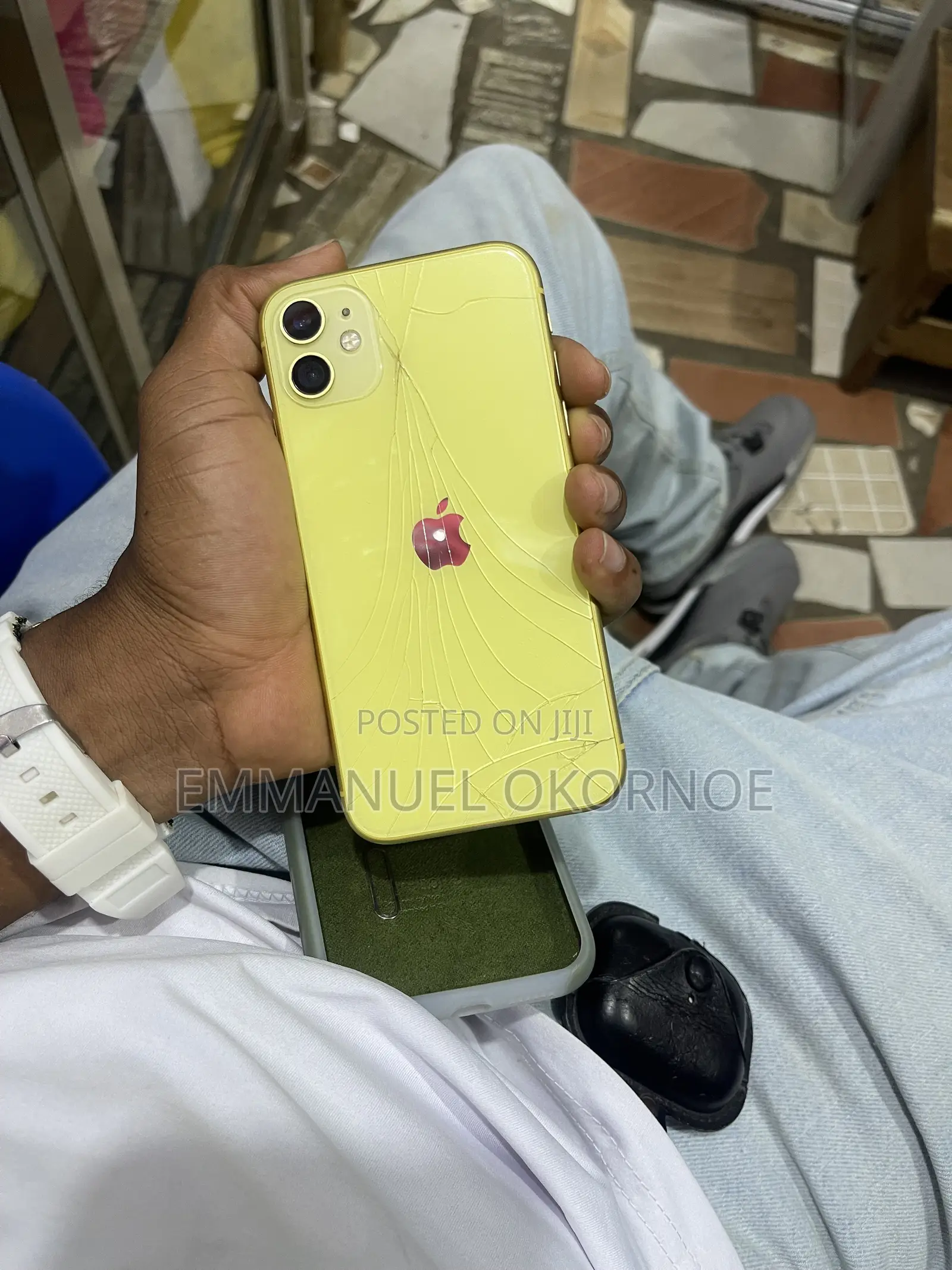 Apple iPhone 11 128 GB Red