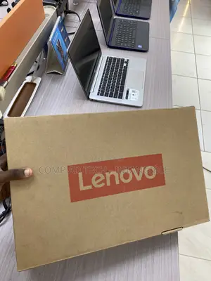 New Laptop Lenovo 8GB Intel Core i5 SSD 512GB