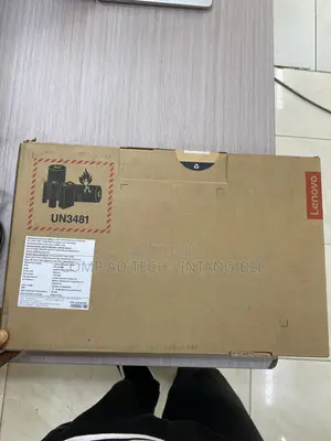 New Laptop Lenovo 8GB Intel Core i5 SSD 512GB