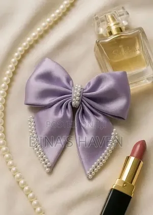Scrunchie by Dina