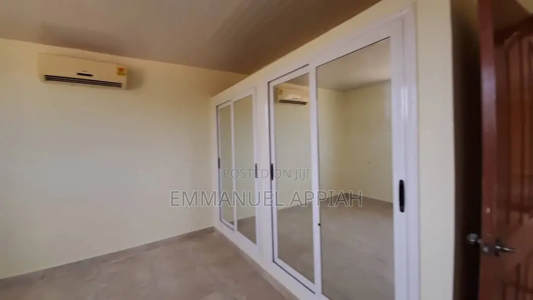 8bdrm House in Labone for rent