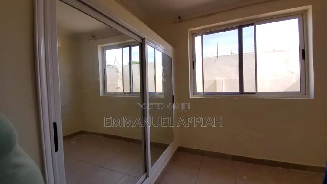 8bdrm House in Labone for rent