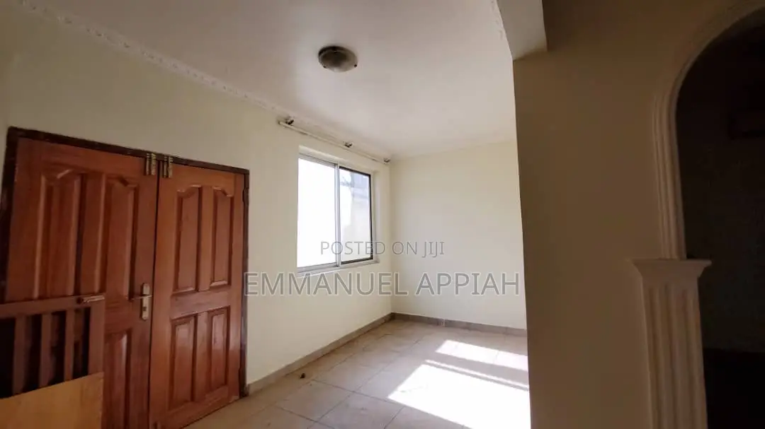 8bdrm House in Labone for rent
