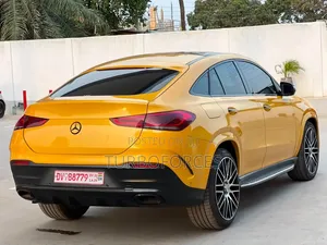 Mercedes-Benz GLE-Class 2022 Yellow