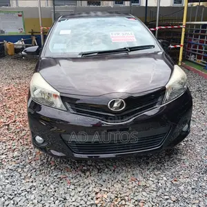 Toyota Vitz 1.3 AWD 5dr 2014 Black