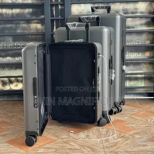 Full 3 Piece Suitcase Set With Charging Port
