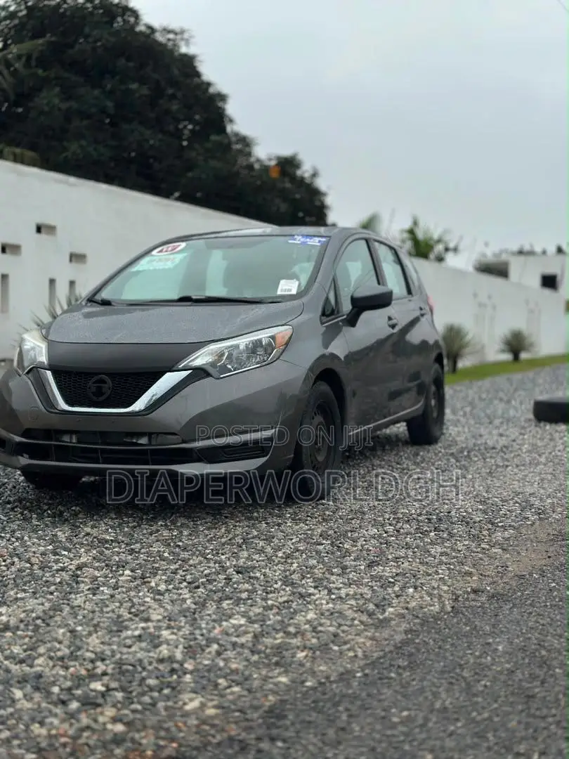 Nissan Versa 2017 Gray