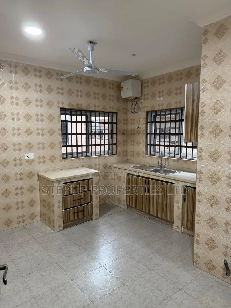 2bdrm Apartment in Ars, East Legon for rent