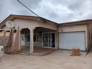 3bdrm House in Spintex Road for rent