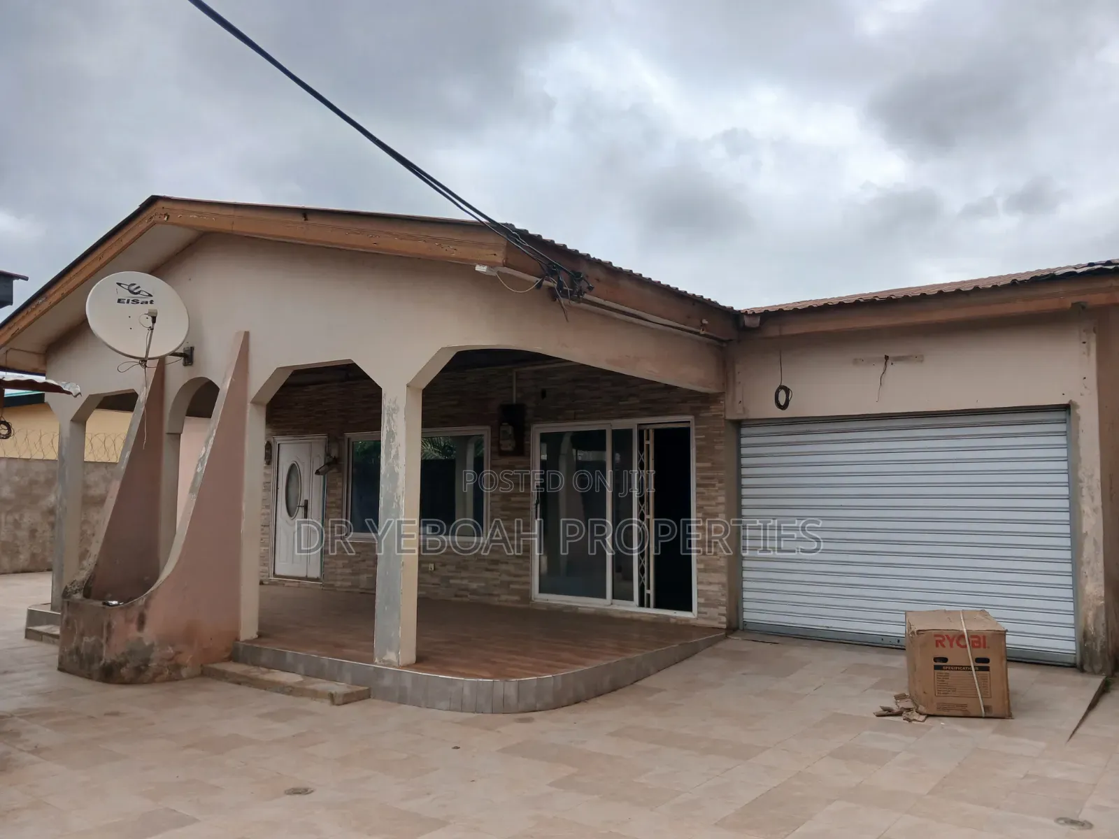 3bdrm House in Spintex Road for rent