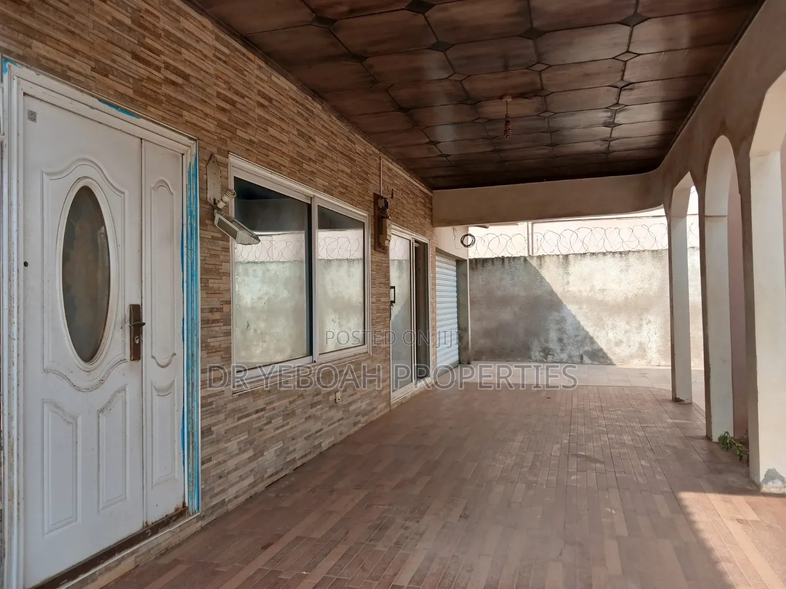 3bdrm House in Spintex Road for rent