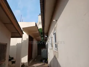 3bdrm House in Spintex Road for rent