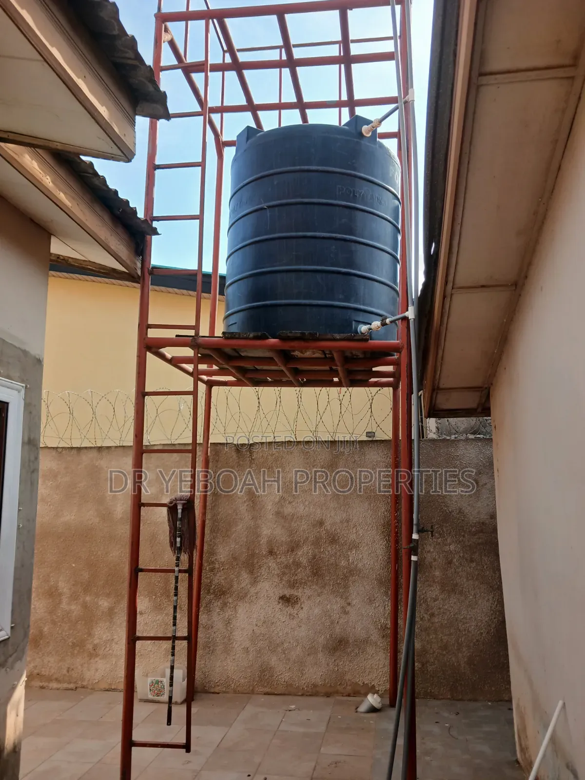 3bdrm House in Spintex Road for rent