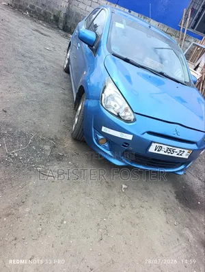 Mitsubishi Spacestar 2013 Blue