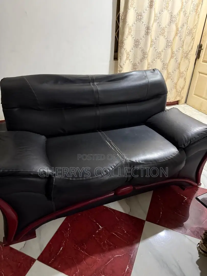 Luxury Black Leather 3-2-1 Sofa Set – Very Neat