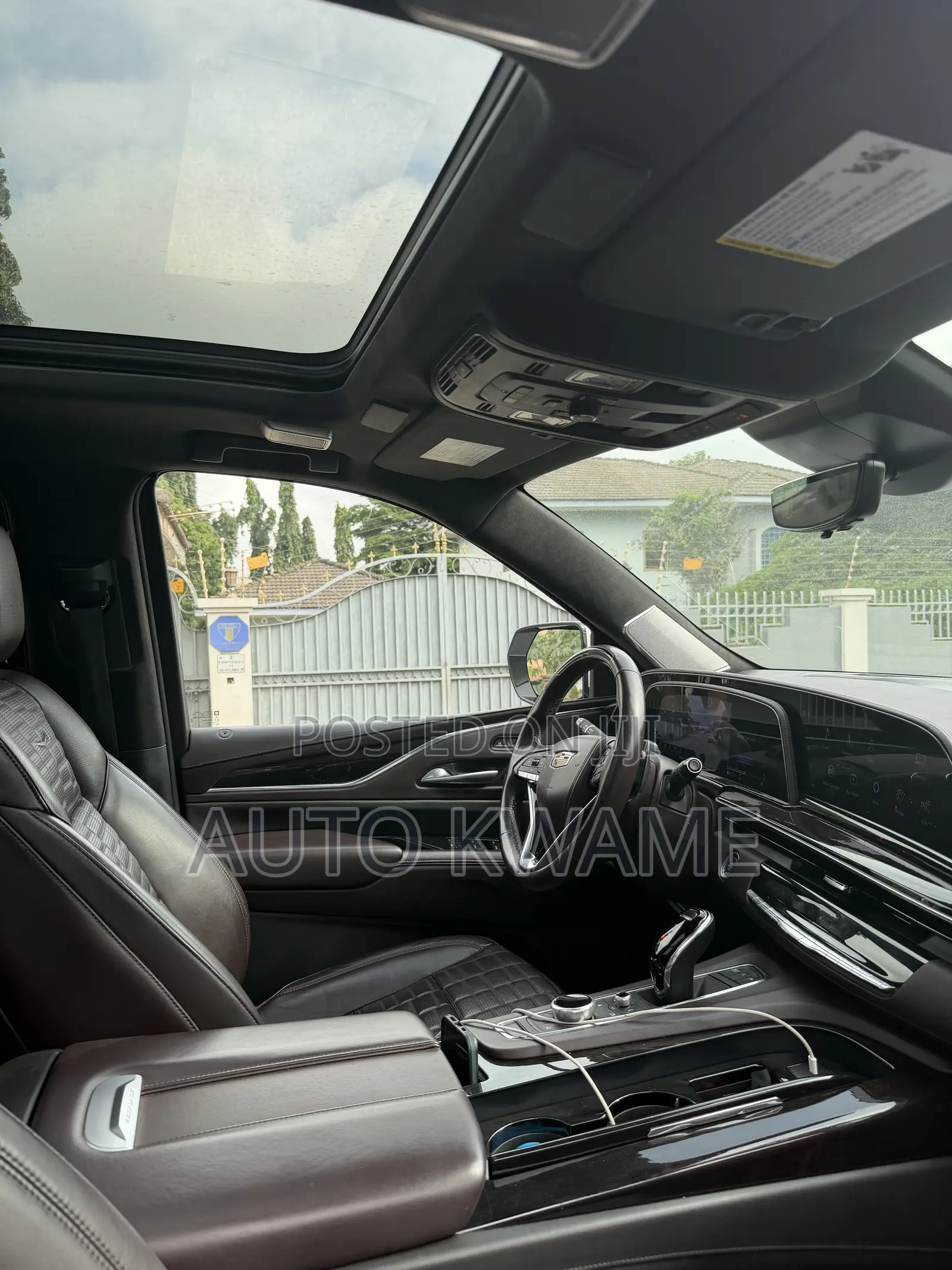 Cadillac Escalade Premium Luxury 4WD 2023 White