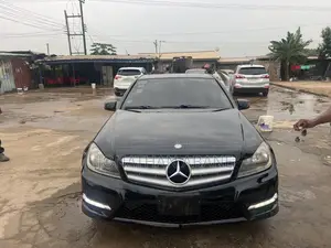 Mercedes-Benz C250 2012 Black