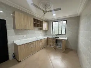 2bdrm Apartment in Lakeside for rent