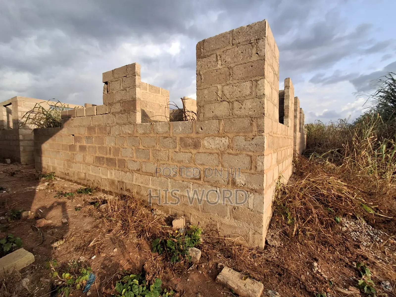 4bdrm House in Abuabugya New Site, Kwabre for Sale