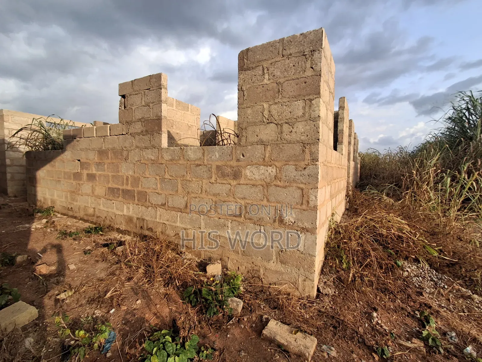 4bdrm House in Abuabugya New Site, Kwabre for Sale