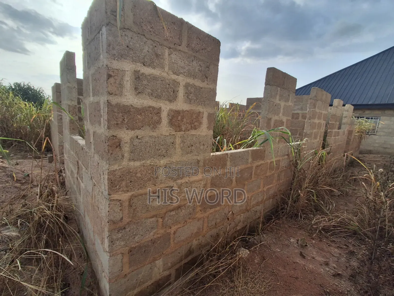 4bdrm House in Abuabugya New Site, Kwabre for Sale