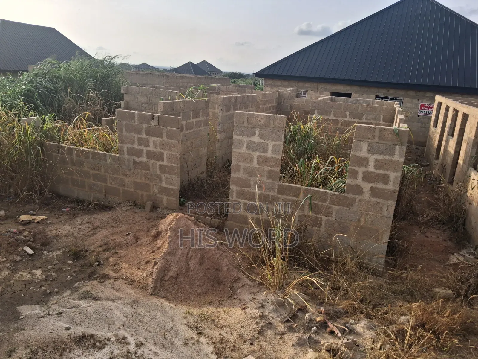 4bdrm House in Abuabugya New Site, Kwabre for Sale