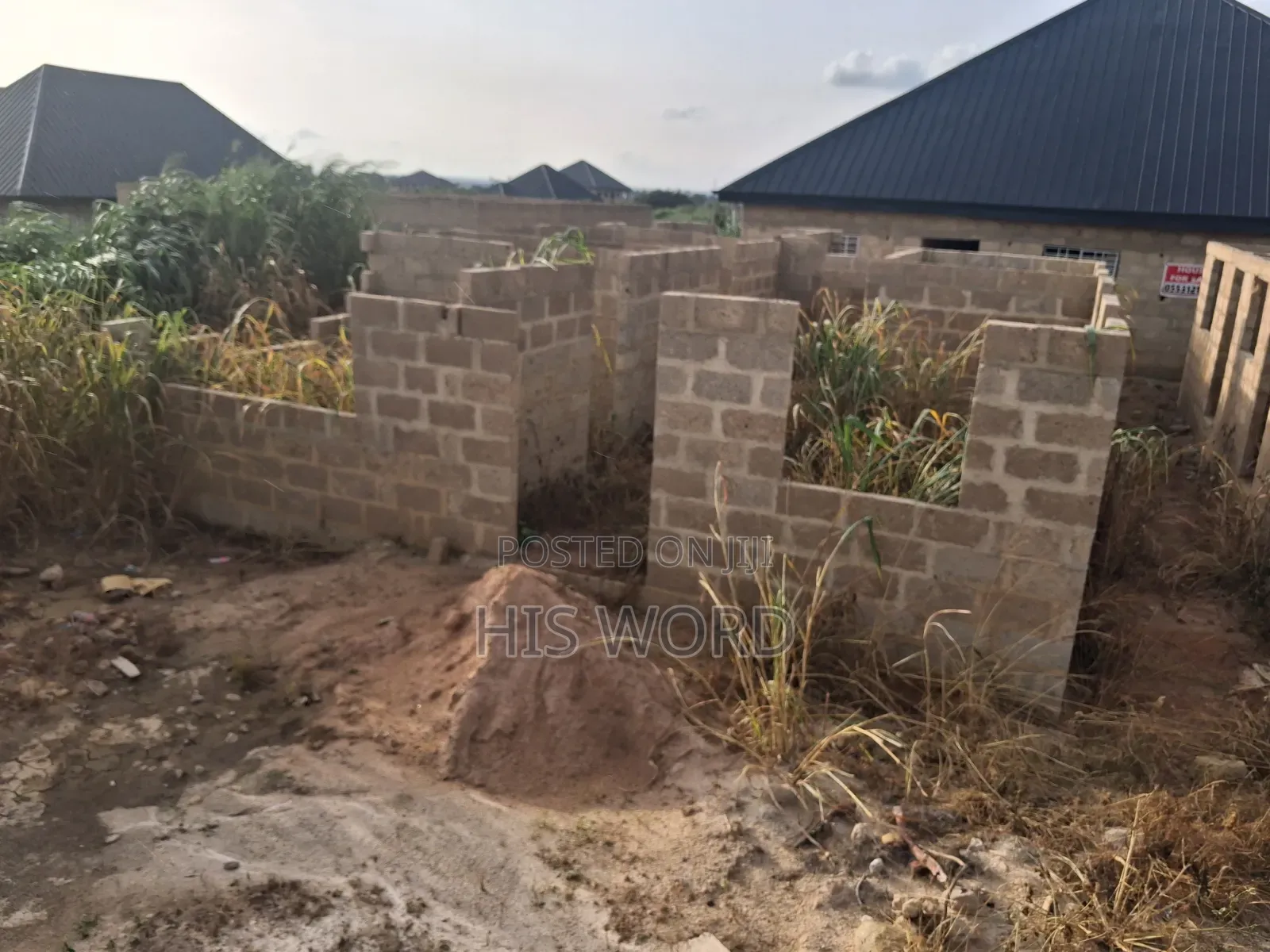 4bdrm House in Abuabugya New Site, Kwabre for Sale