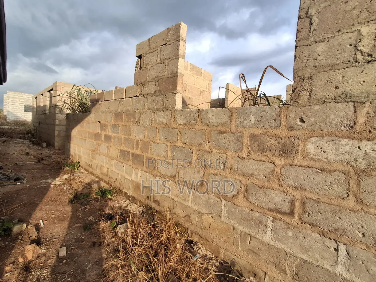 4bdrm House in Abuabugya New Site, Kwabre for Sale