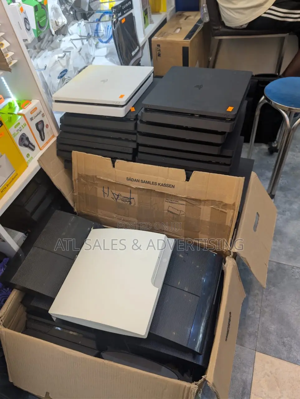 PS4 Pro 2 Controllers With 10 Games Installed