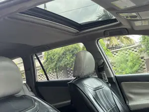 Toyota RAV4 2.5 Limited 2010 White