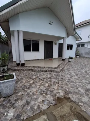 2bdrm House in Kg Franco Properties, Baatsona Total for sale