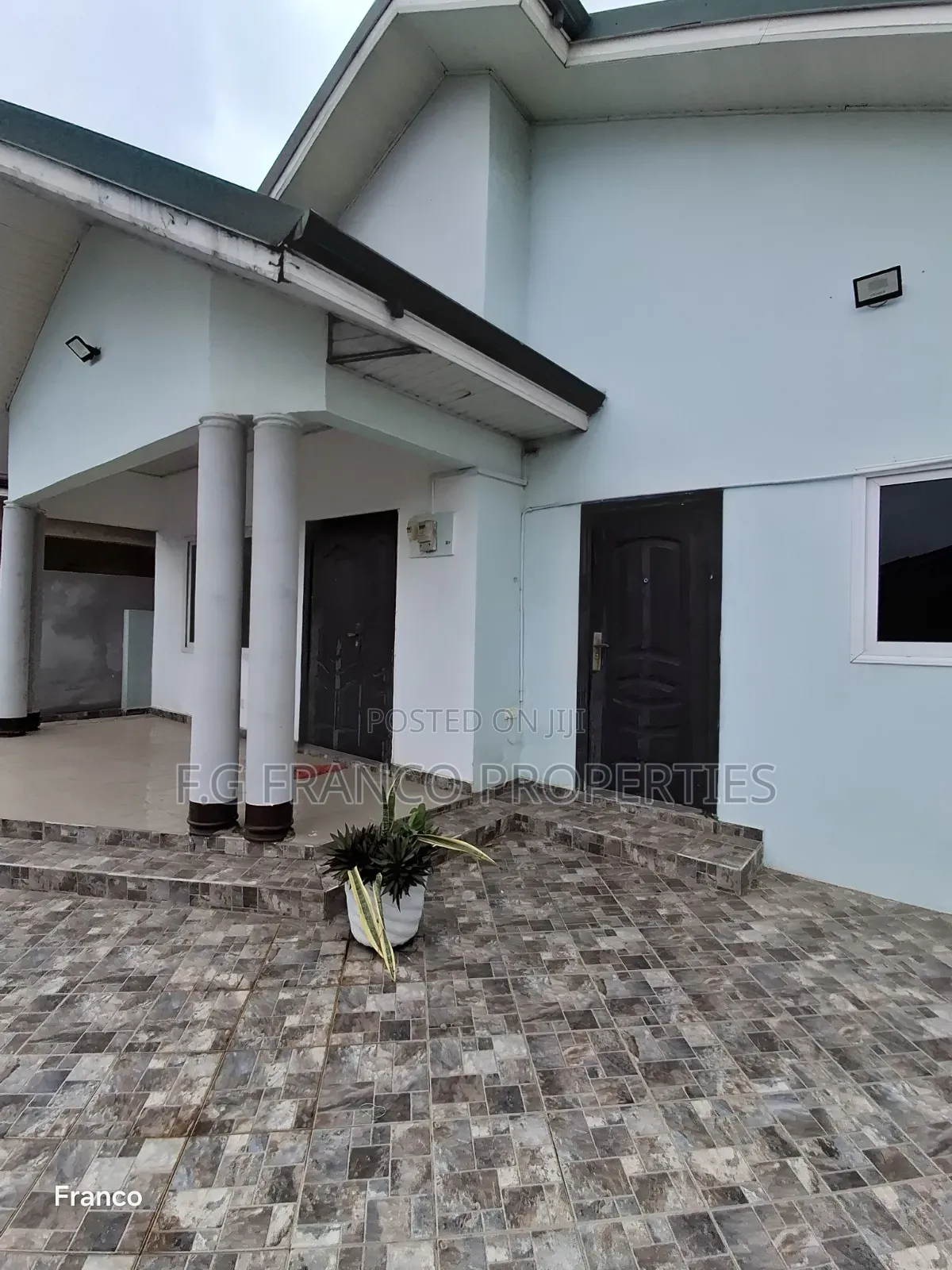 2bdrm House in Kg Franco Properties, Baatsona Total for sale