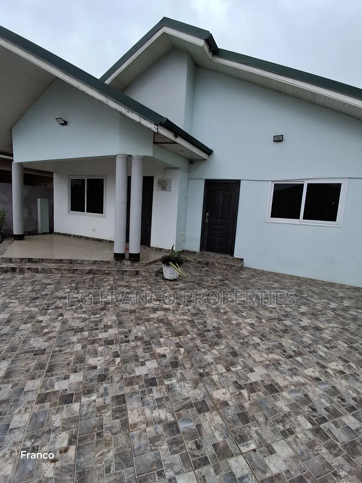 2bdrm House in Kg Franco Properties, Baatsona Total for sale