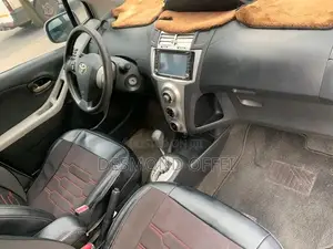 Toyota Yaris 2010 Silver