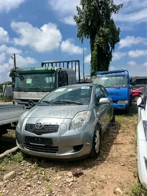 Toyota Yaris 2010 Silver