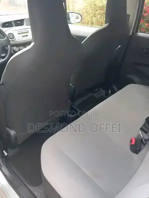 Toyota Vitz 2012 Silver