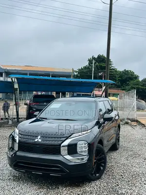 Mitsubishi Outlander SE Launch Edition 2022 Black