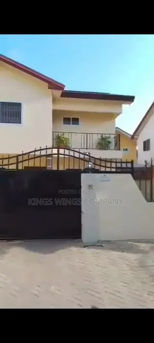 4bdrm House in Eclipse Estate, Sakumono for rent