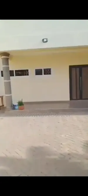 4bdrm House in Eclipse Estate, Sakumono for rent