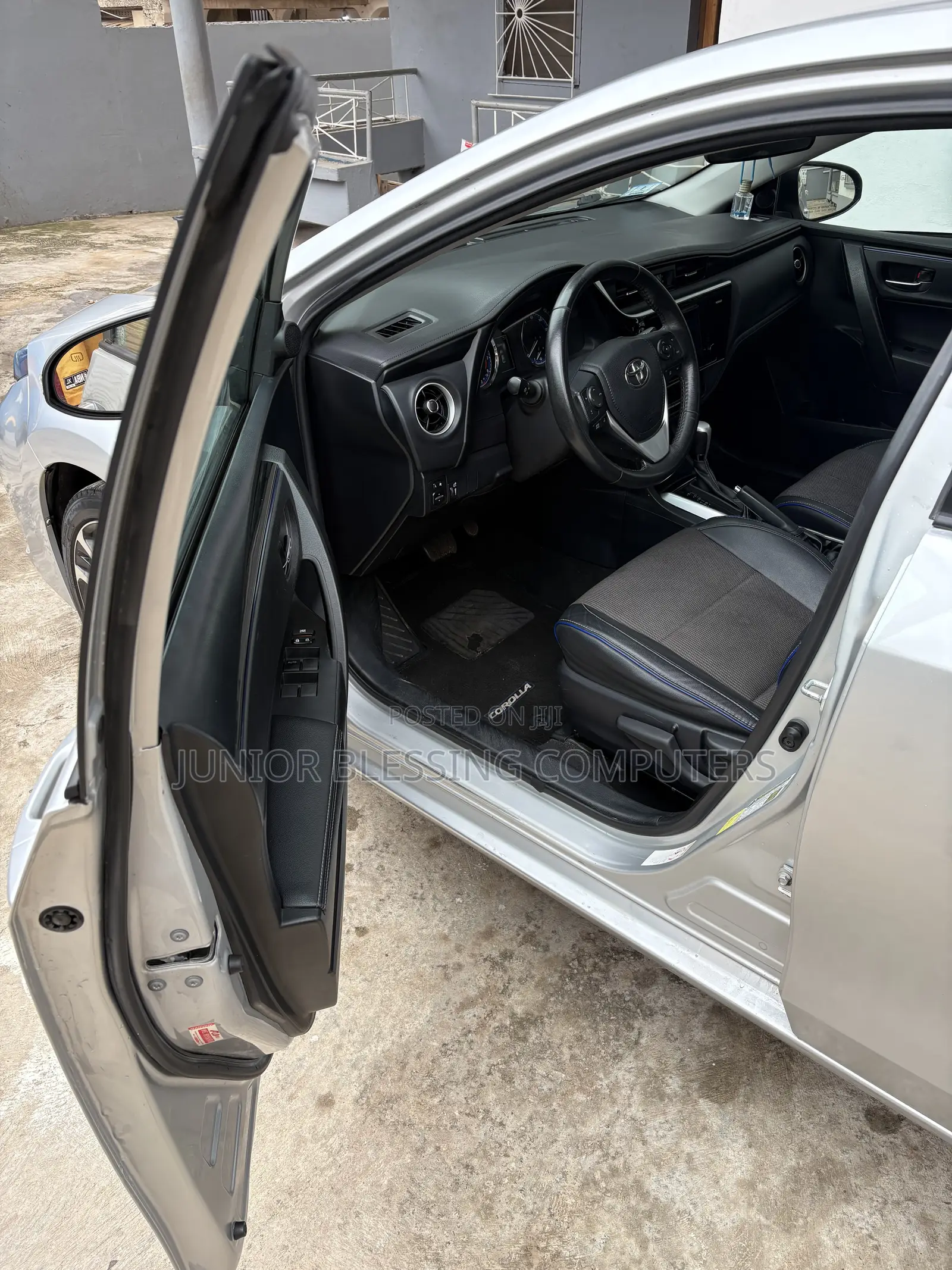 Toyota Corolla SE 4dr Sedan (1.8L 4cyl CVT) 2017 Silver