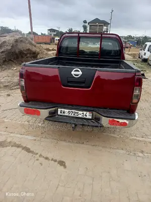 Nissan Navara 2014 Red