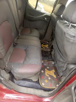 Nissan Navara 2014 Red