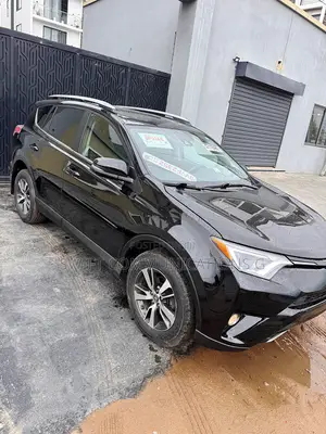 Toyota RAV4 XLE 4dr SUV AWD (2.5L 4cyl 6A) 2018 Black